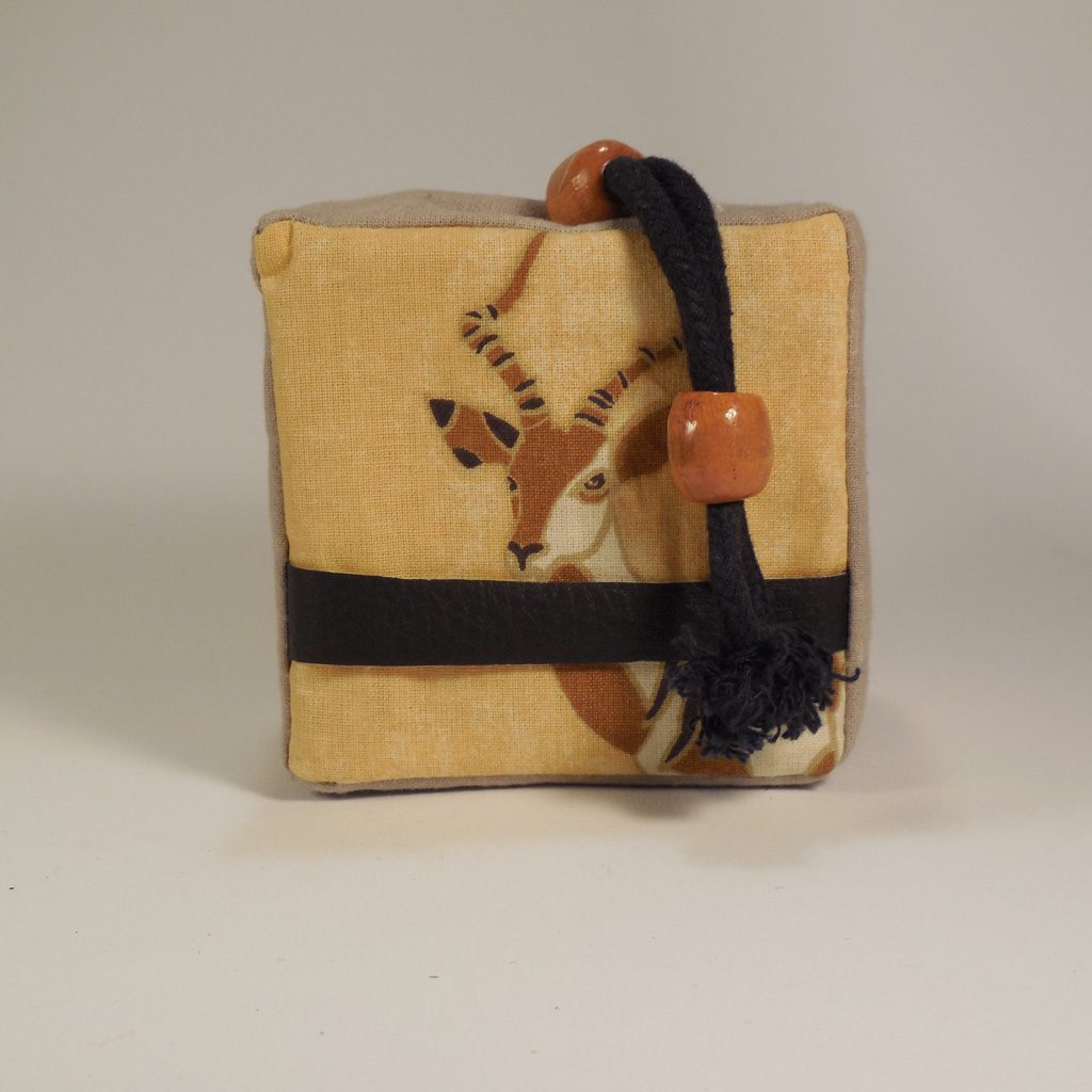 Collection capsule CHARM ELAN, bloque fenêtre Collection capsule CHARM ELAN, bloque fenêtre